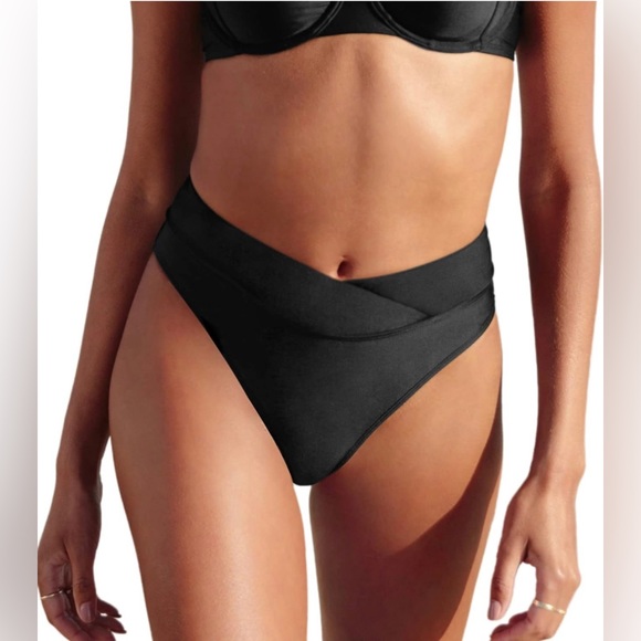 CUPSHE Women's Bikini Bottom Only Swimsuit Black High Waisted V Cut Large NWOT - Picture 1 of 9